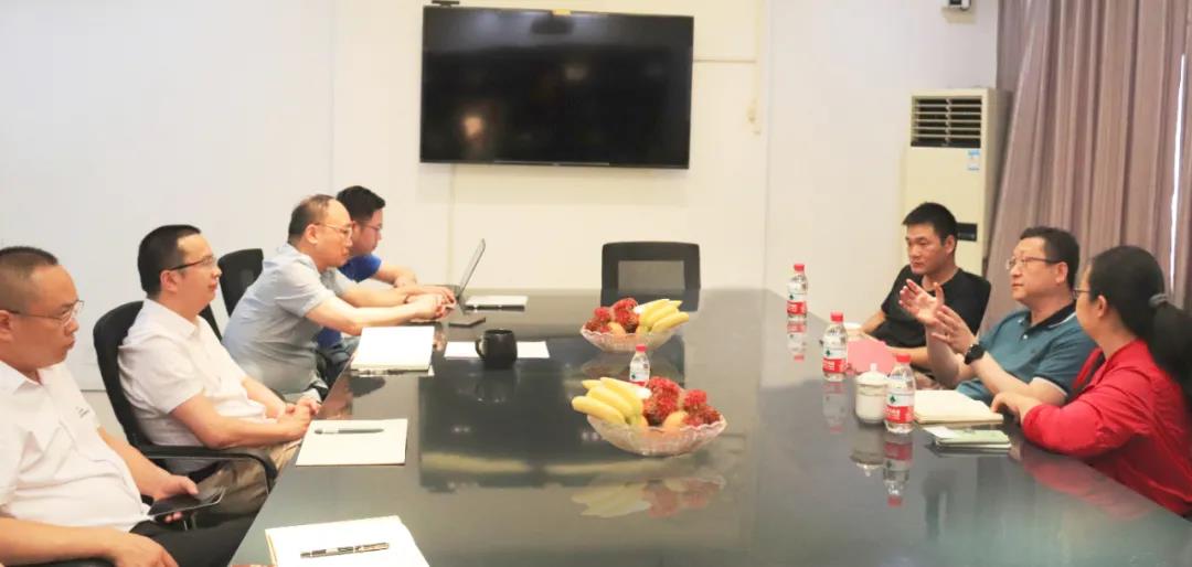 中国缝制机械协会副理事长吴吉灵一行莅临美机调研指导